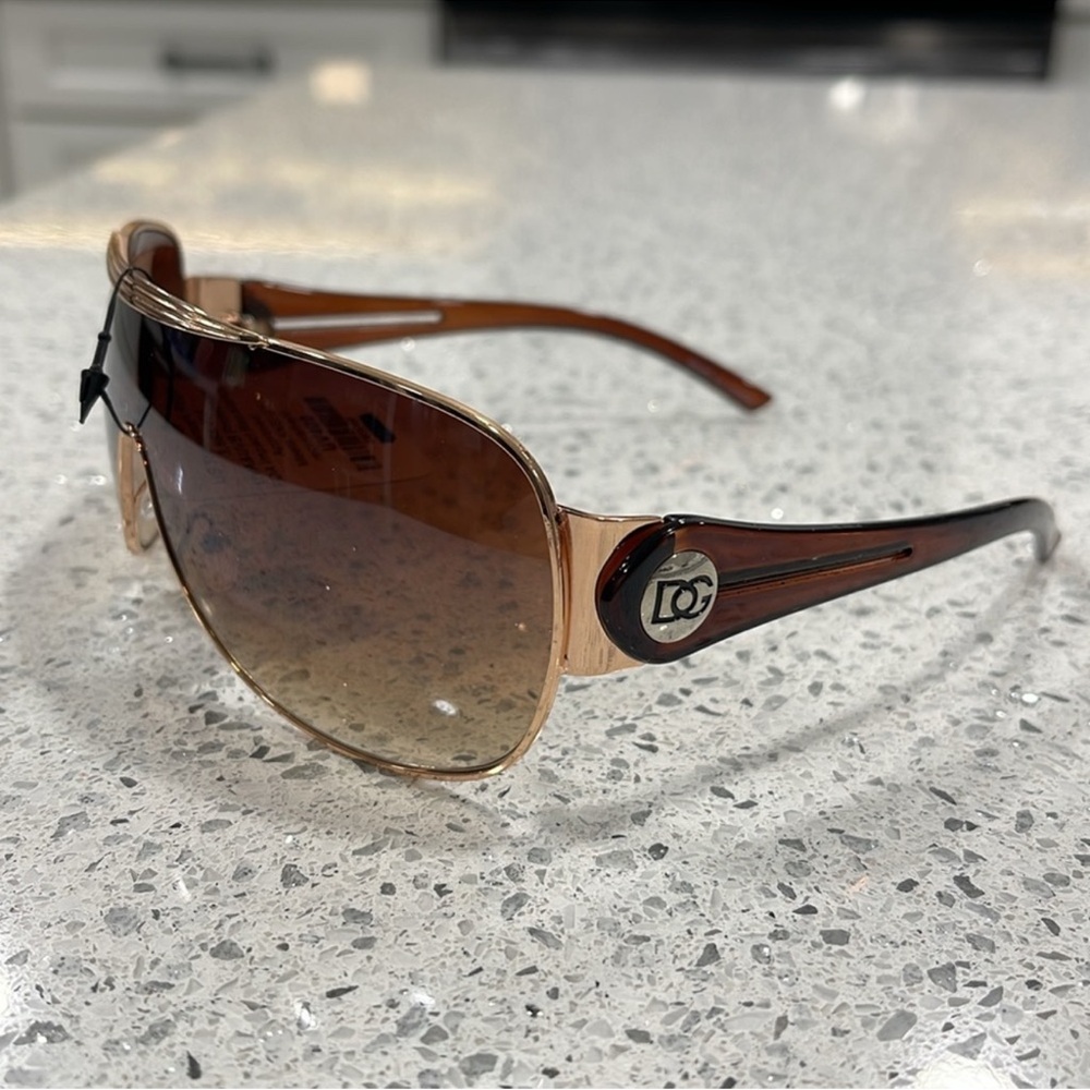 NWT DG SUNGLASSES AVIATOR WRAP ROSE GOLD FRAME SOFT BROWN GRADIENT LENSE WOMENS - Picture 8 of 9